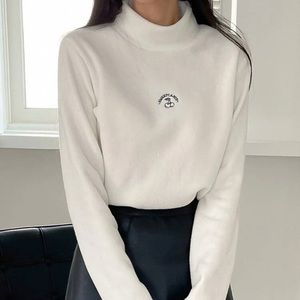 White turtleneck sweater, size M, never worn
